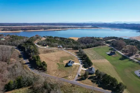 813 Clear Sail Way Dandridge TN 37725