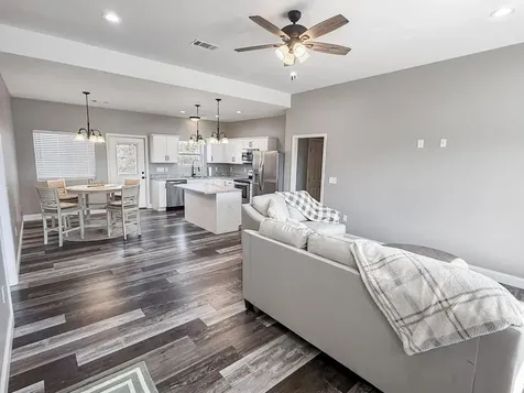 813 Clear Sail Way Dandridge TN 37725