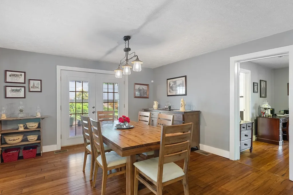 1247 South Pawnee Drive Springfield TN 37172