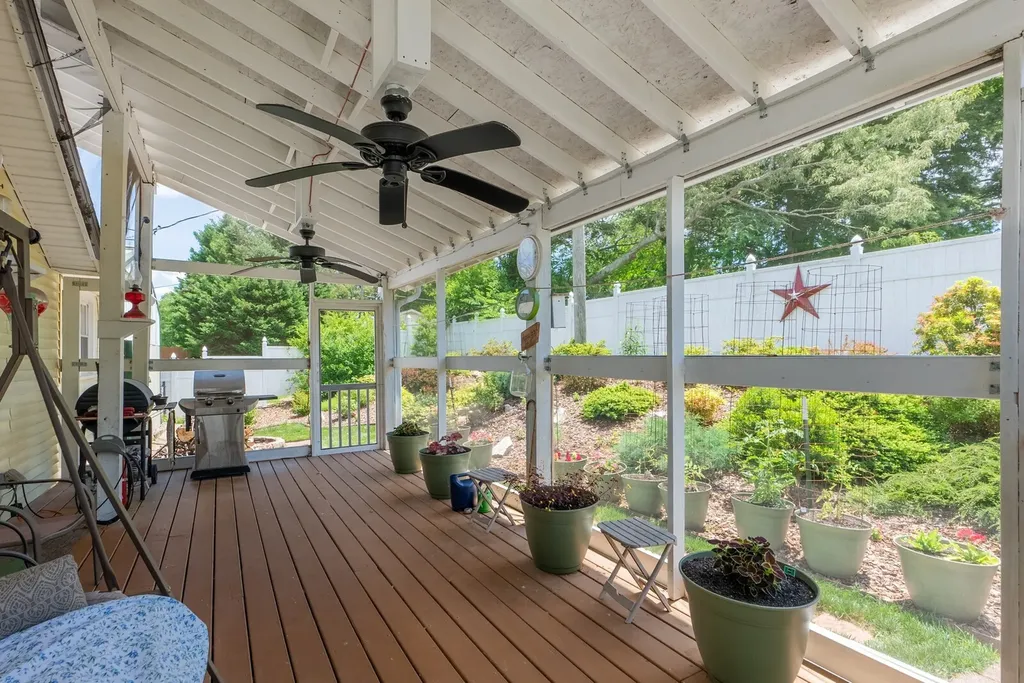 1247 South Pawnee Drive Springfield TN 37172