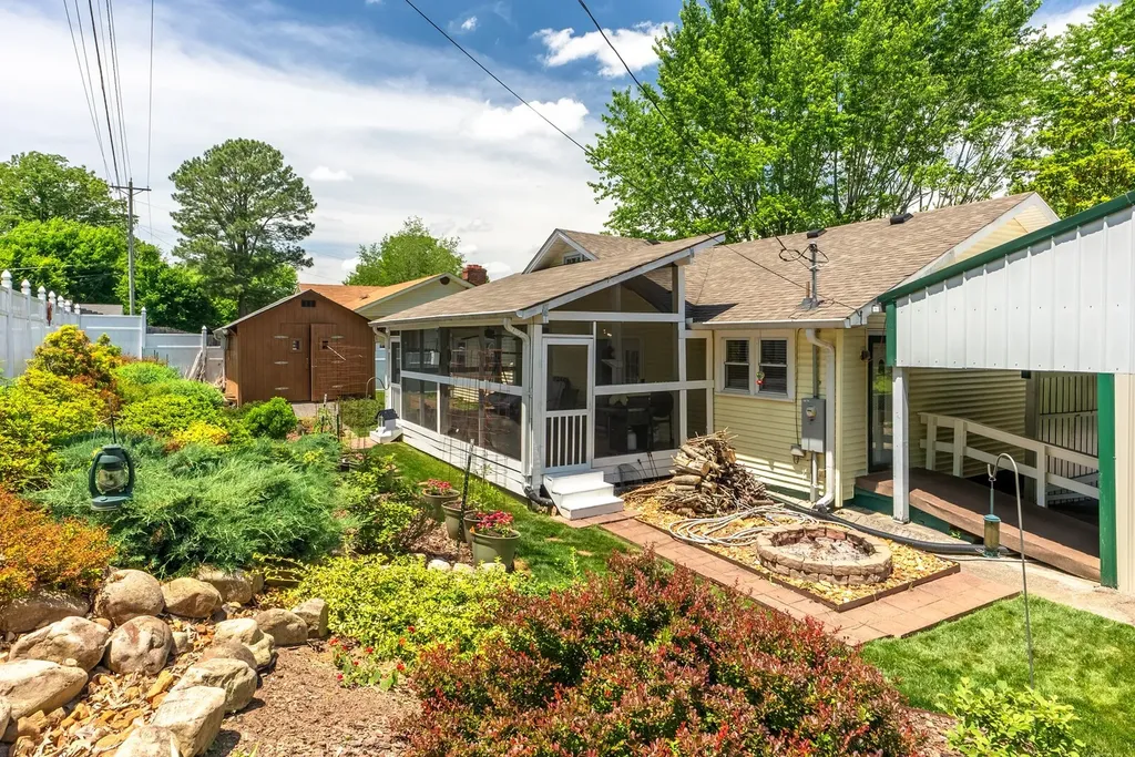 1247 South Pawnee Drive Springfield TN 37172