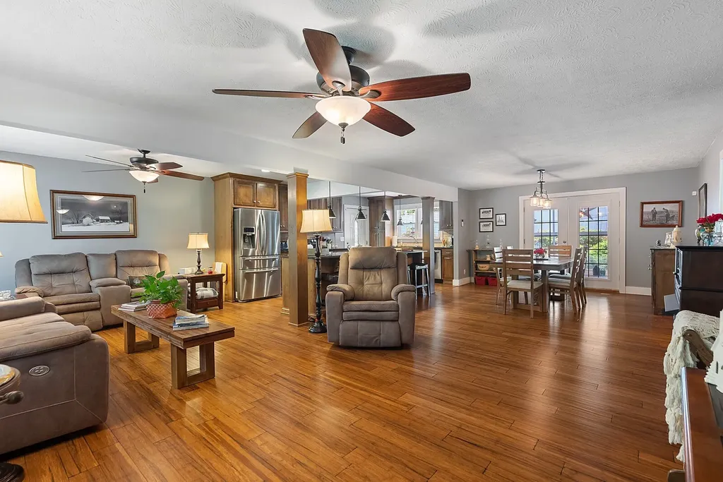 1247 South Pawnee Drive Springfield TN 37172