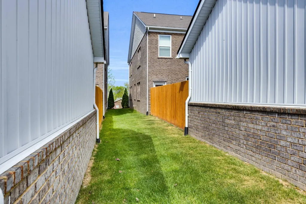 1016 Henley Pvt Lane Gallatin TN 37066