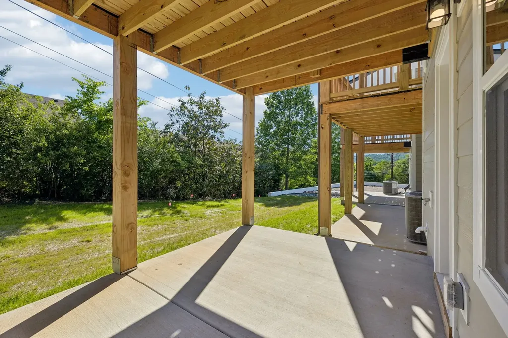 2002 Sonya Terrace Nashville TN 37209