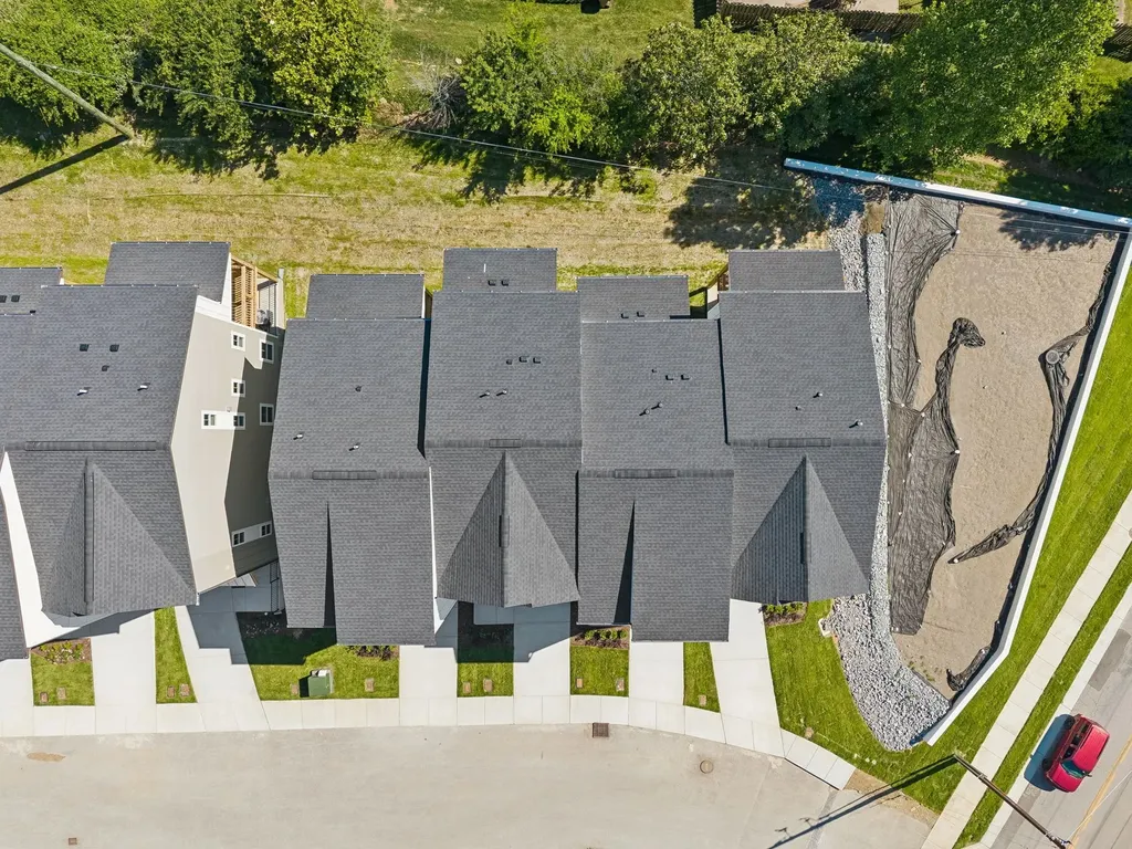 2002 Sonya Terrace Nashville TN 37209