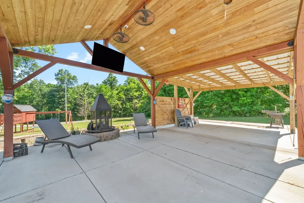 3367 Chapel Hill Road Clarksville TN 37040