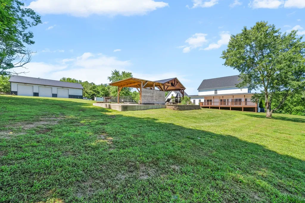 3367 Chapel Hill Road Clarksville TN 37040
