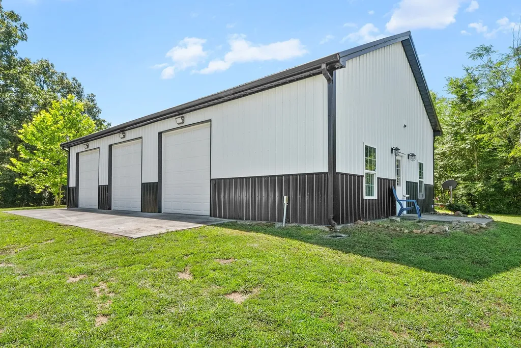 3367 Chapel Hill Road Clarksville TN 37040