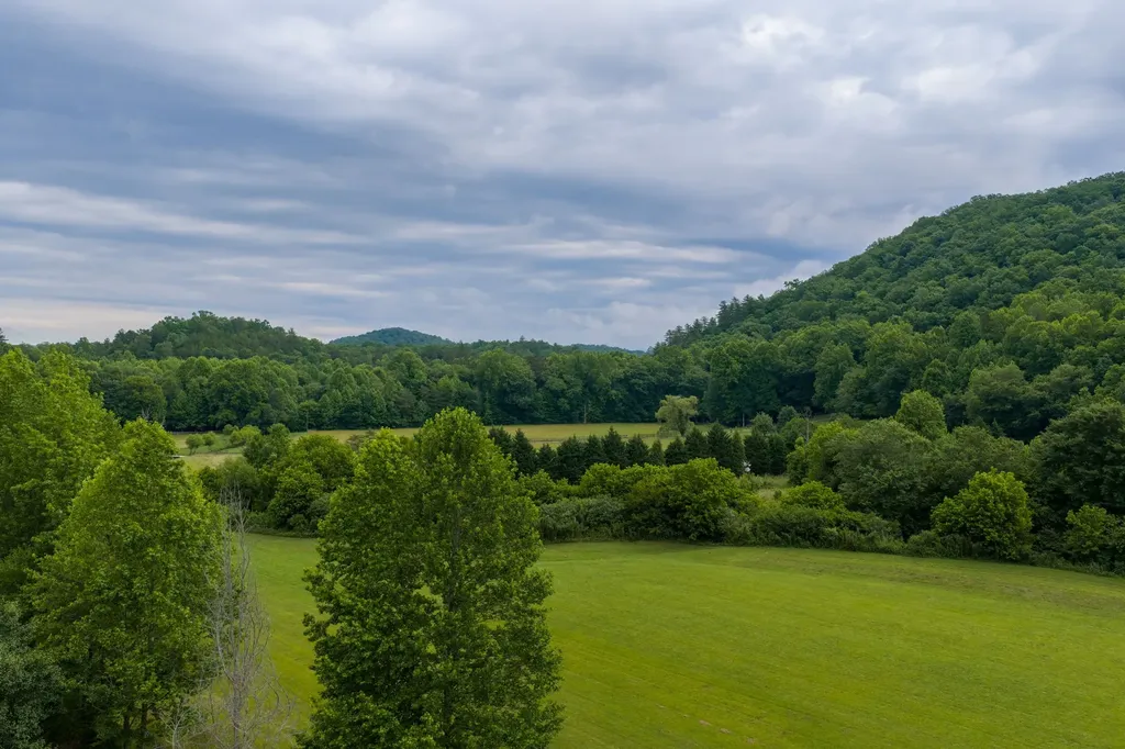 13431 New Highway 68 Tellico Plains TN 37385