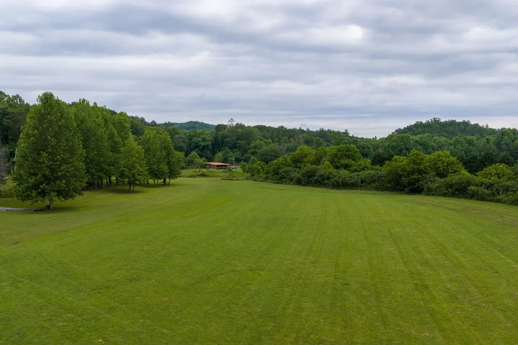 13431 New Highway 68 Tellico Plains TN 37385