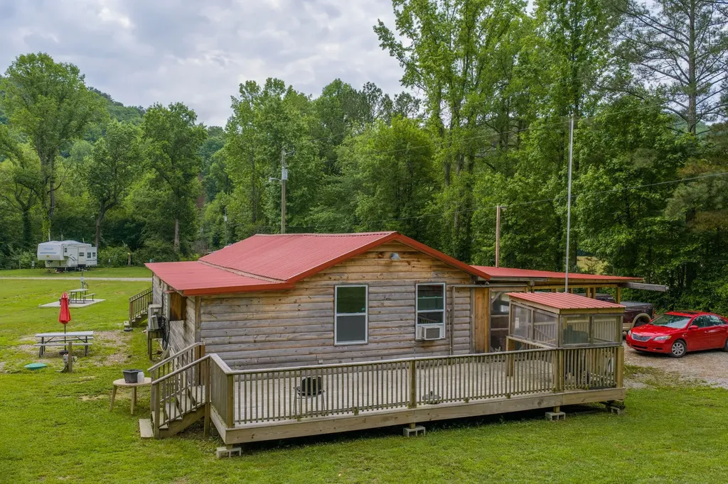 13431 New Highway 68 Tellico Plains TN 37385