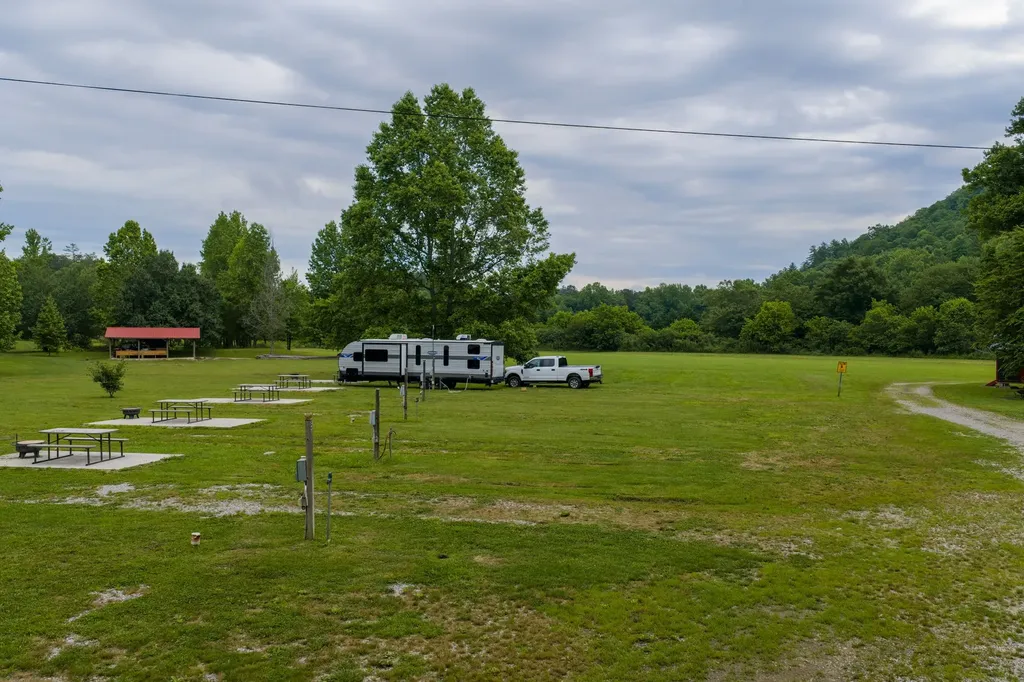13431 New Highway 68 Tellico Plains TN 37385