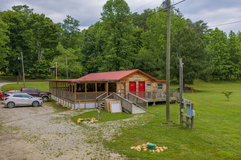 13431 New Highway 68 Tellico Plains TN 37385