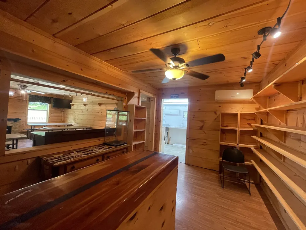 13431 New Highway 68 Tellico Plains TN 37385