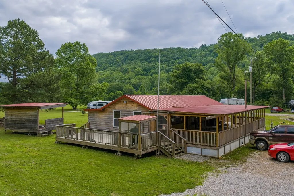 13431 New Highway 68 Tellico Plains TN 37385