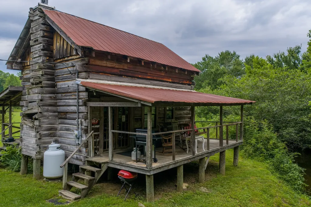 13431 New Highway 68 Tellico Plains TN 37385