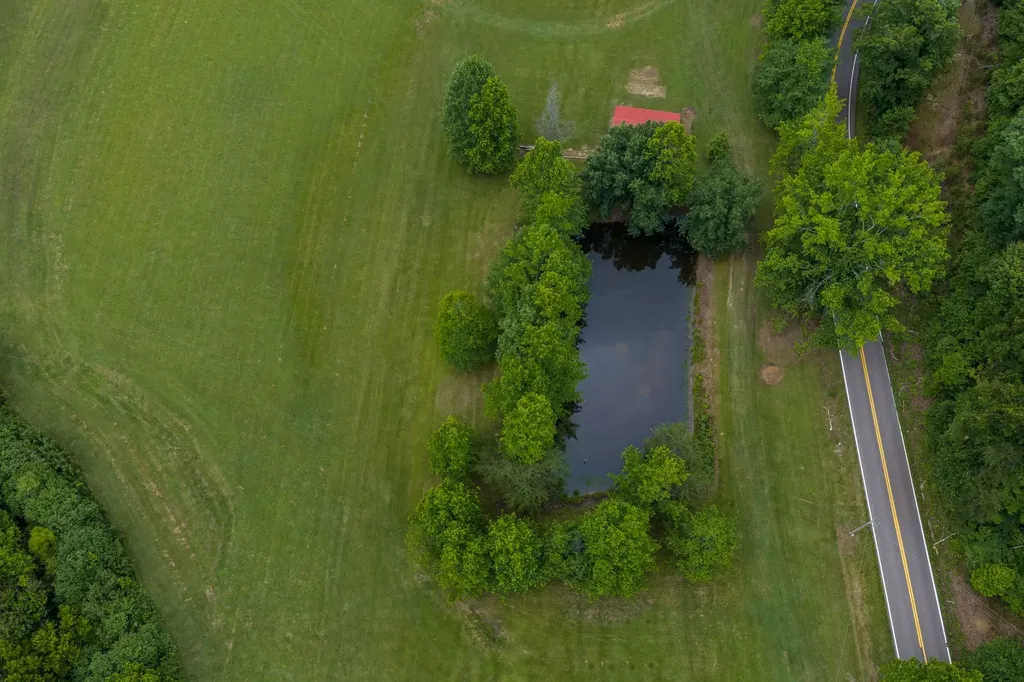 13431 New Highway 68 Tellico Plains TN 37385