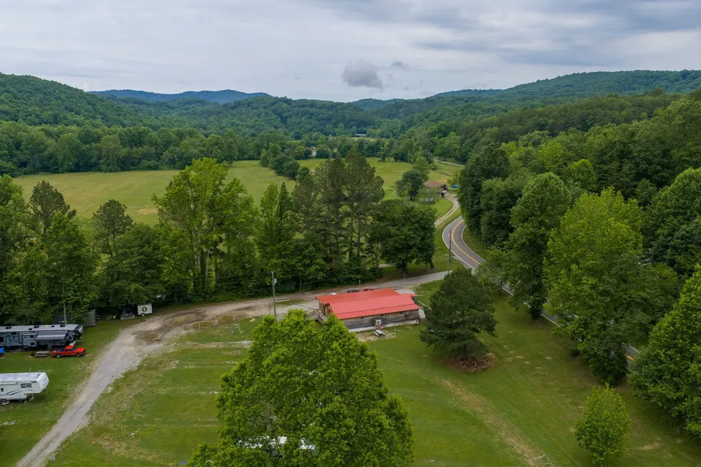 13431 New Highway 68 Tellico Plains TN 37385