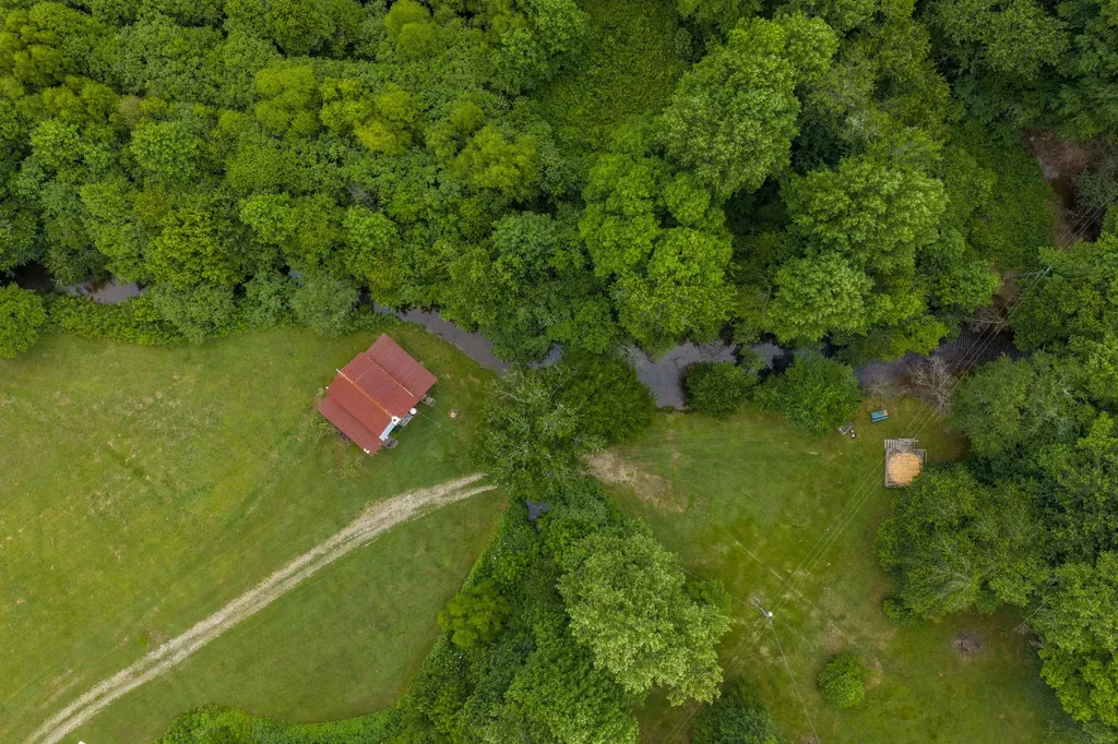 13431 New Highway 68 Tellico Plains TN 37385