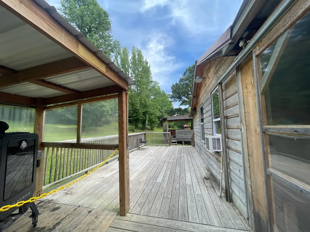 13431 New Highway 68 Tellico Plains TN 37385