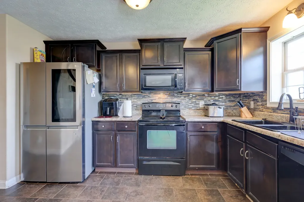 2468 Andersonville Drive Clarksville TN 37042