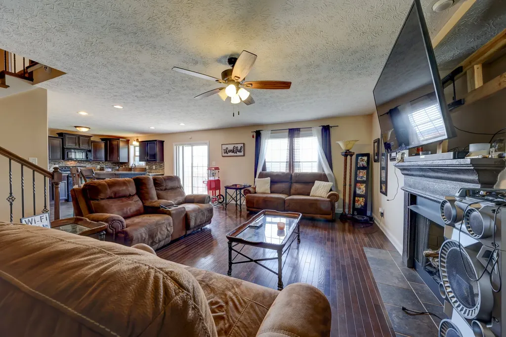 2468 Andersonville Drive Clarksville TN 37042