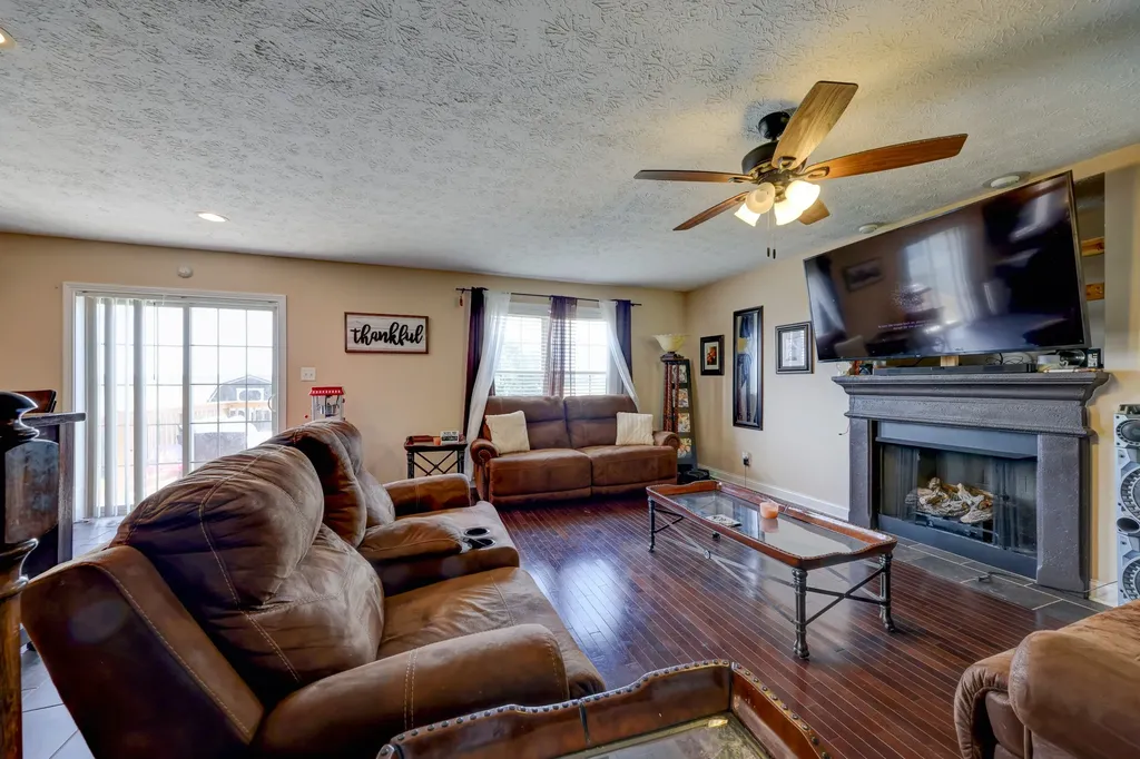2468 Andersonville Drive Clarksville TN 37042