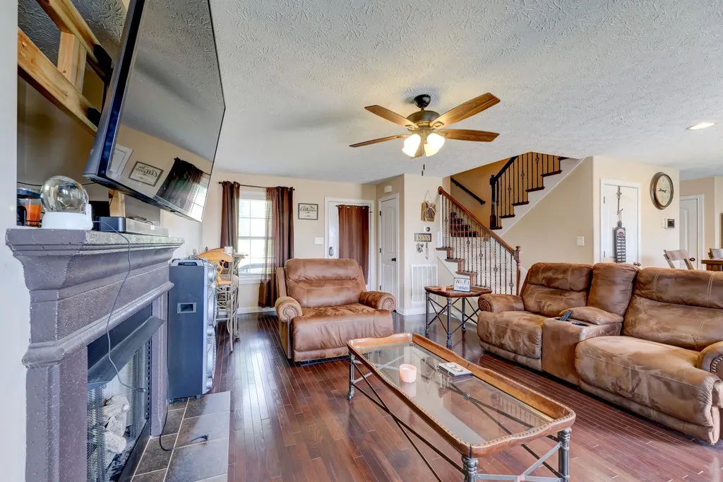 2468 Andersonville Drive Clarksville TN 37042