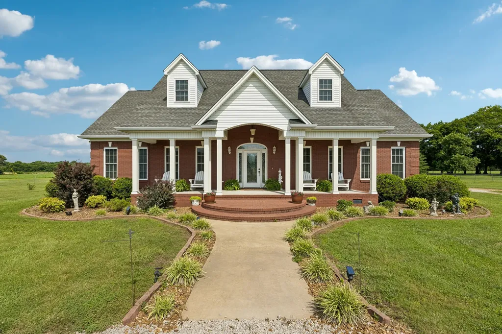 4294 Trousdale Lane Columbia TN 38401