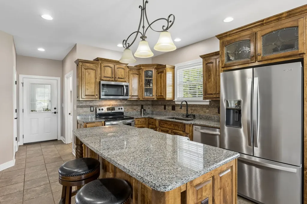 4294 Trousdale Lane Columbia TN 38401