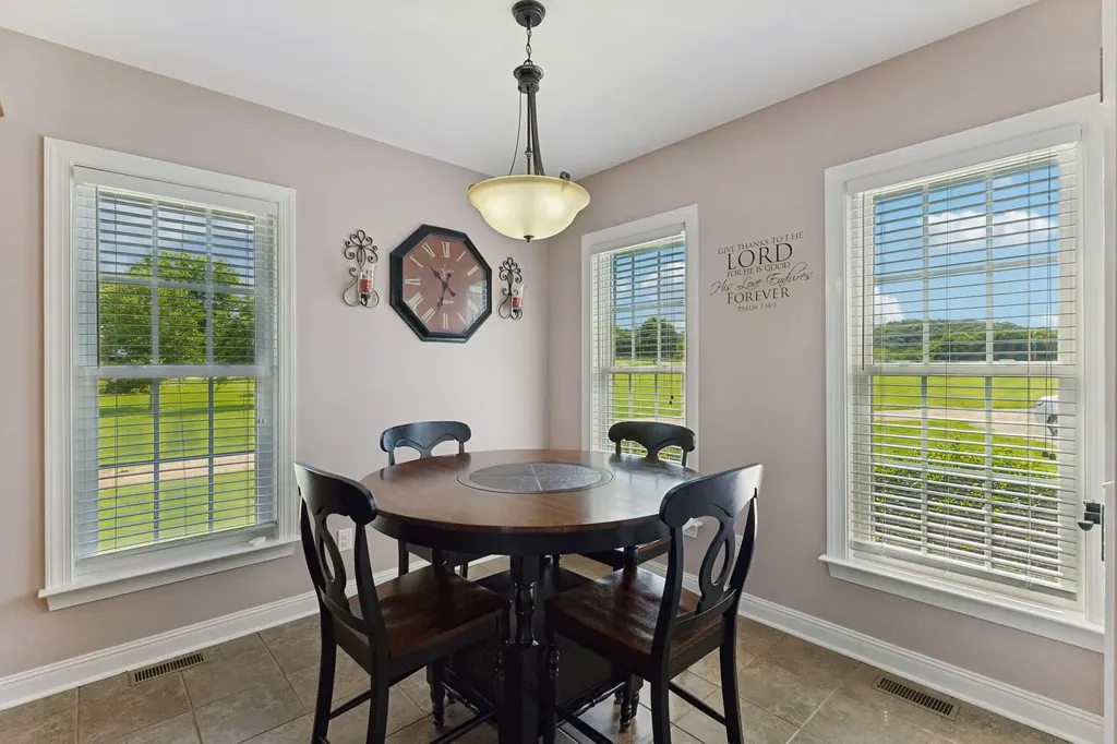 4294 Trousdale Lane Columbia TN 38401