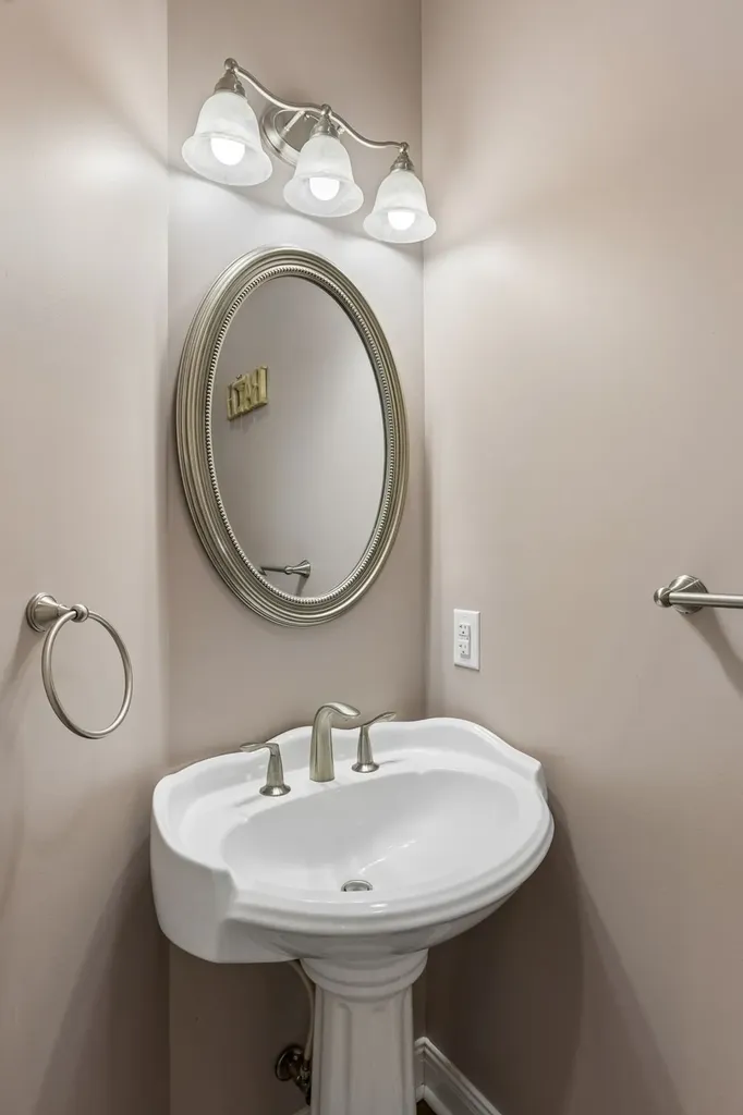 4294 Trousdale Lane Columbia TN 38401
