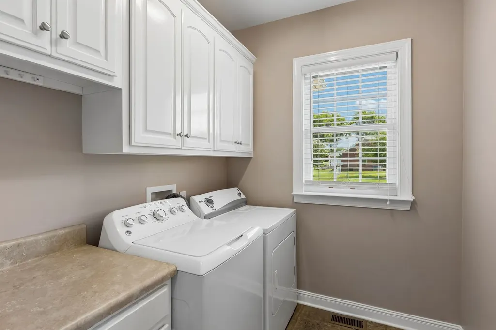 4294 Trousdale Lane Columbia TN 38401