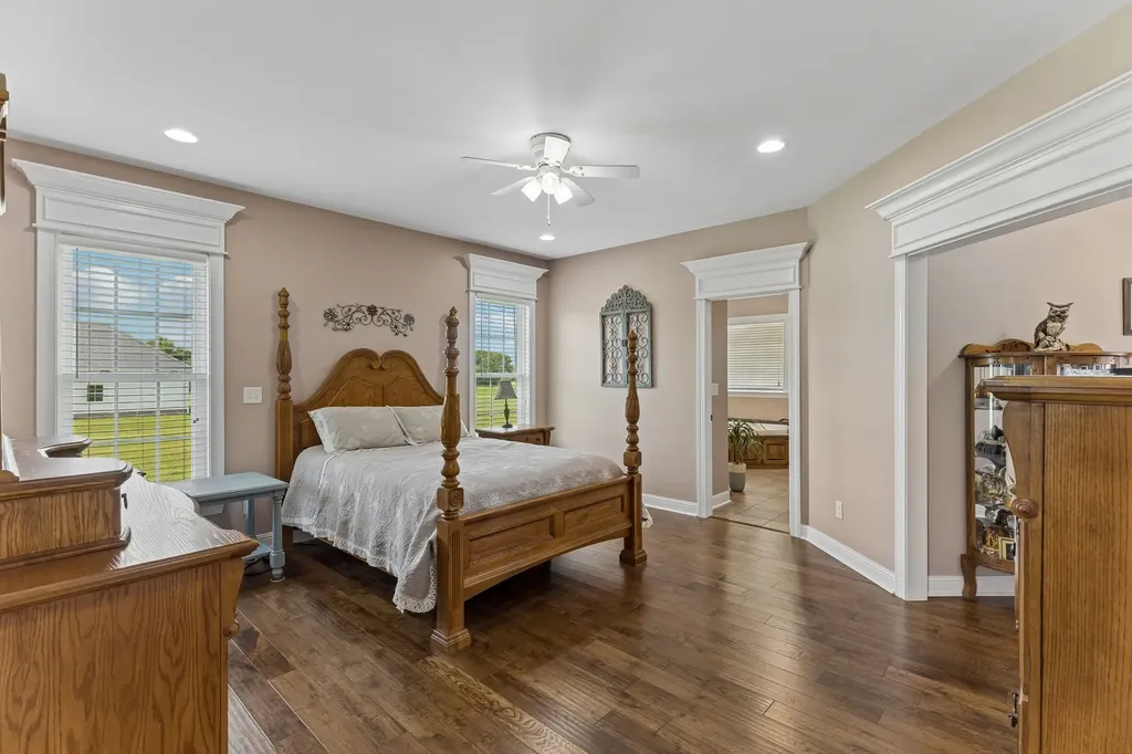 4294 Trousdale Lane Columbia TN 38401