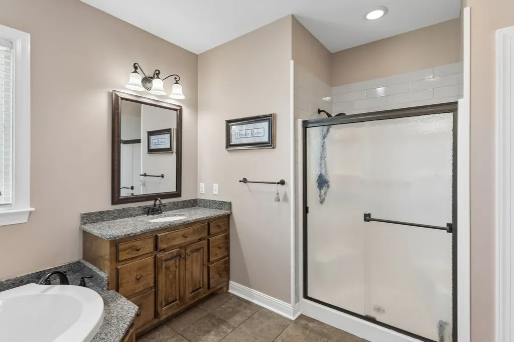 4294 Trousdale Lane Columbia TN 38401