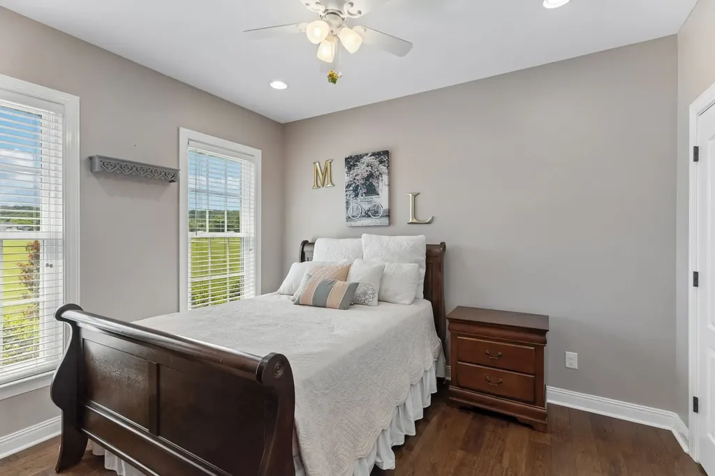 4294 Trousdale Lane Columbia TN 38401