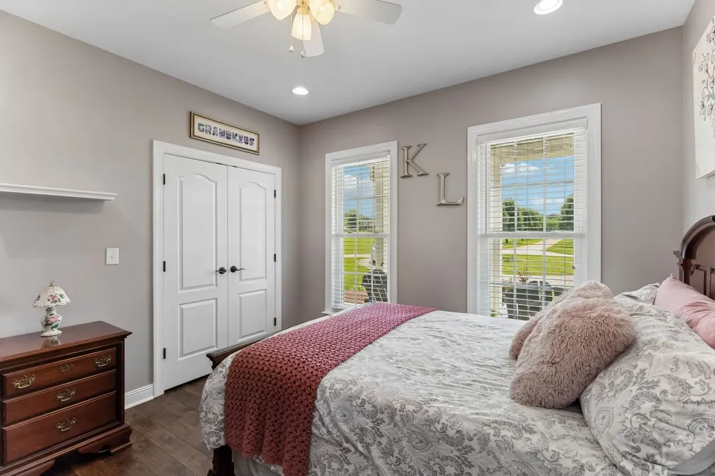 4294 Trousdale Lane Columbia TN 38401