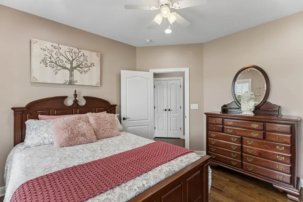 4294 Trousdale Lane Columbia TN 38401