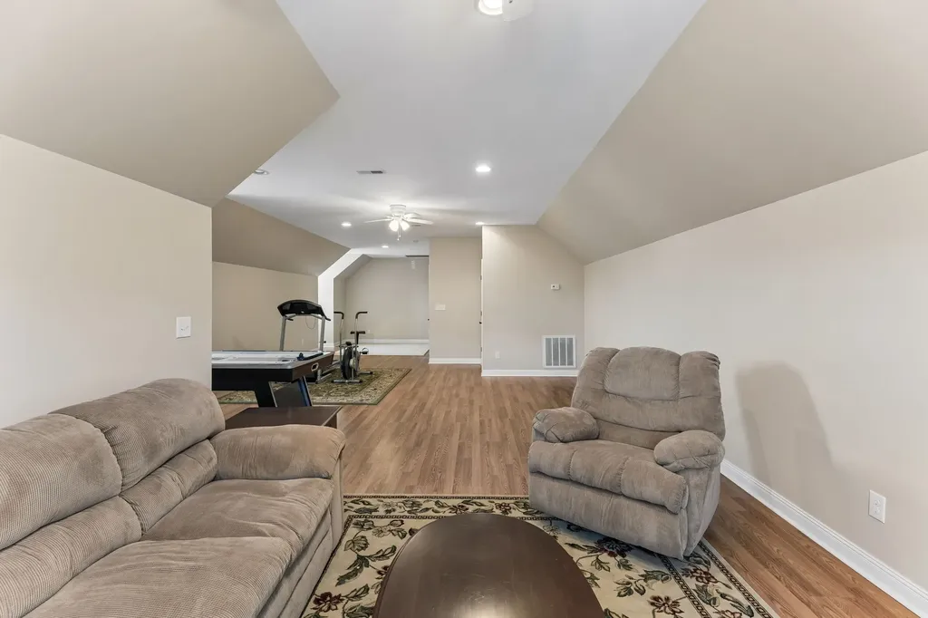4294 Trousdale Lane Columbia TN 38401