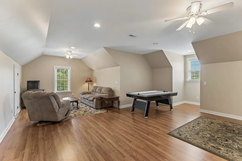 4294 Trousdale Lane Columbia TN 38401