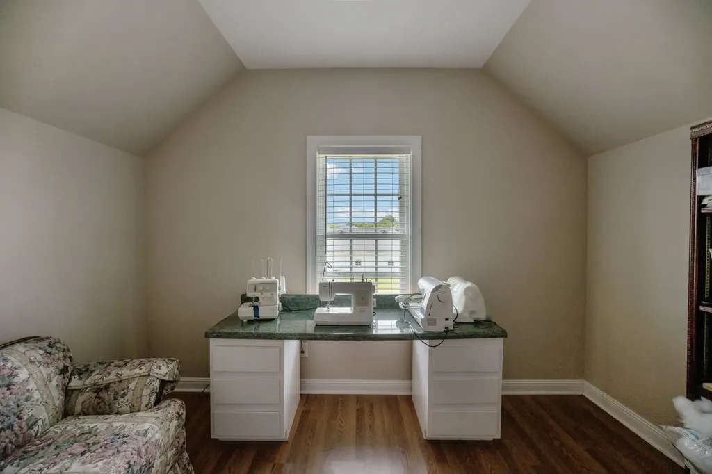 4294 Trousdale Lane Columbia TN 38401