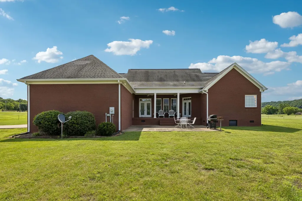 4294 Trousdale Lane Columbia TN 38401