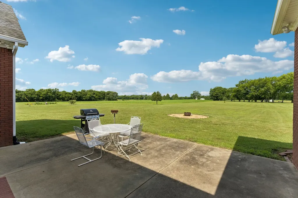 4294 Trousdale Lane Columbia TN 38401