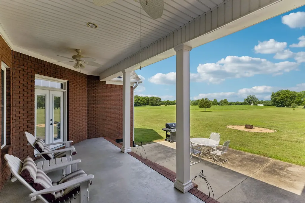4294 Trousdale Lane Columbia TN 38401
