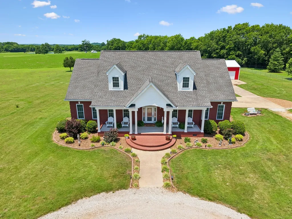4294 Trousdale Lane Columbia TN 38401