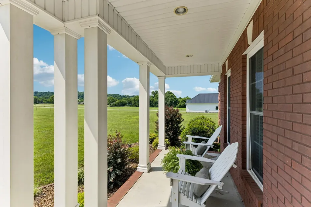 4294 Trousdale Lane Columbia TN 38401