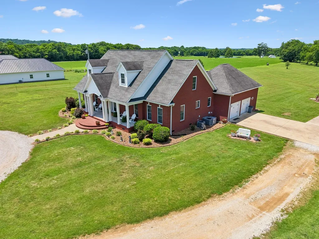 4294 Trousdale Lane Columbia TN 38401