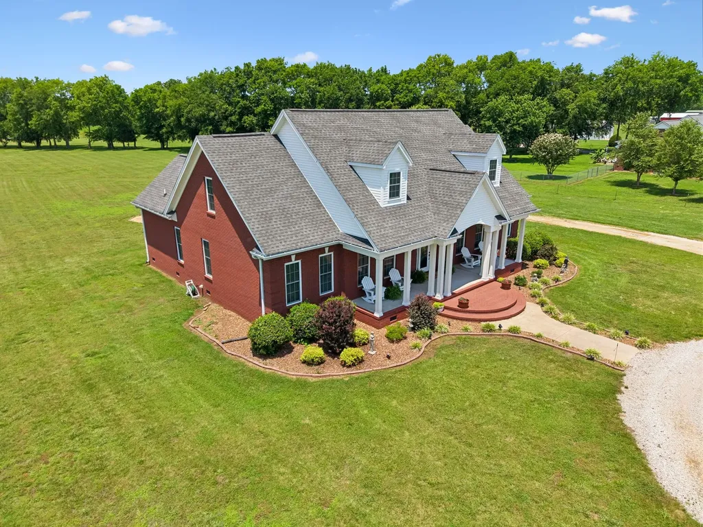 4294 Trousdale Lane Columbia TN 38401