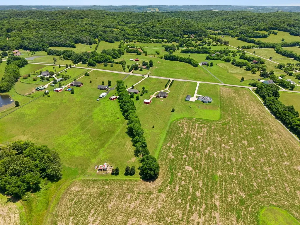 4294 Trousdale Lane Columbia TN 38401