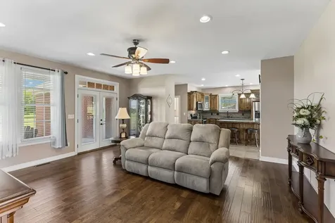 4294 Trousdale Lane Columbia TN 38401